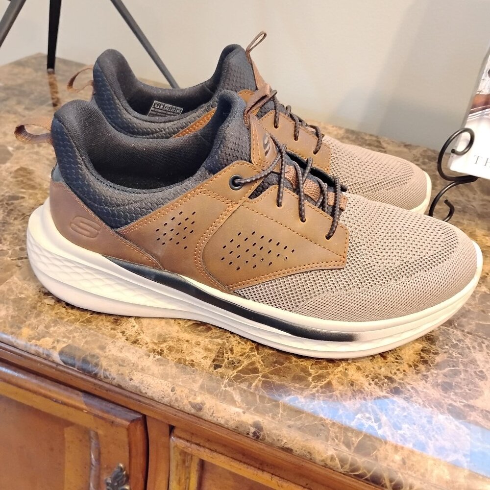 Like-New Sketchers Relaxed Fit: Slade - Breyer-9 Wide Width